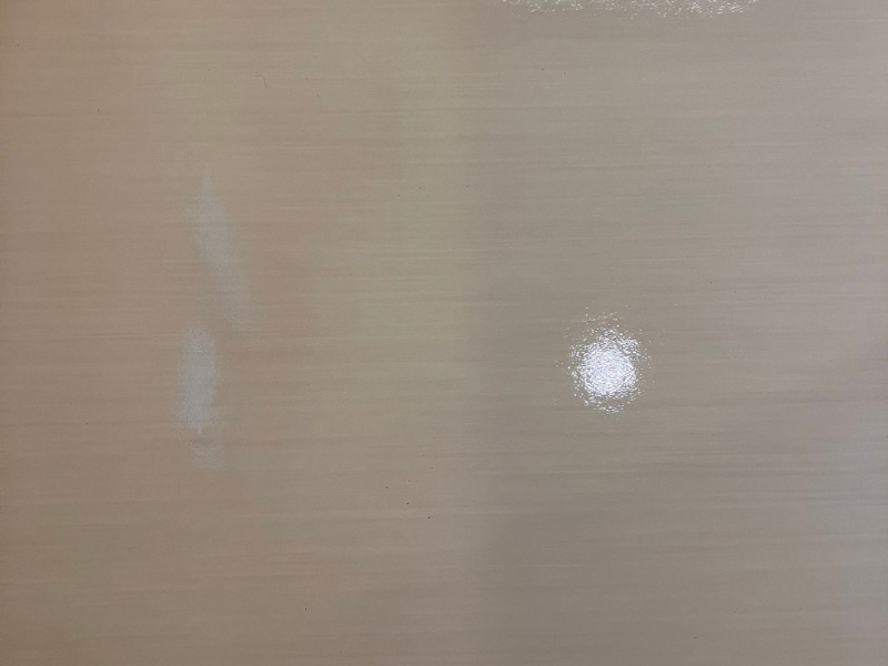 施工後：洗浄とワックス塗布で明るくなった4800平米のフロア