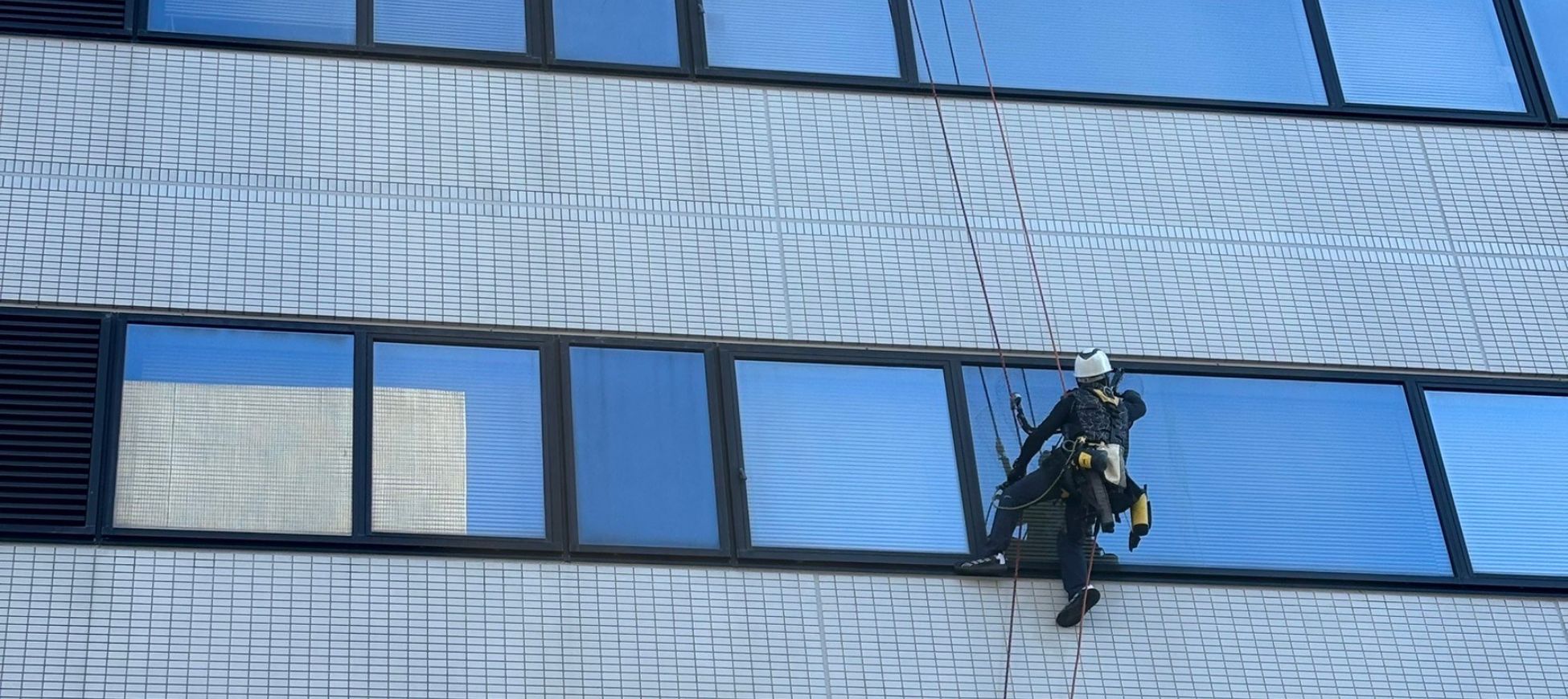 高所窓ガラス・外壁清掃