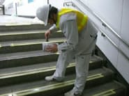駅階段段鼻改修工事③