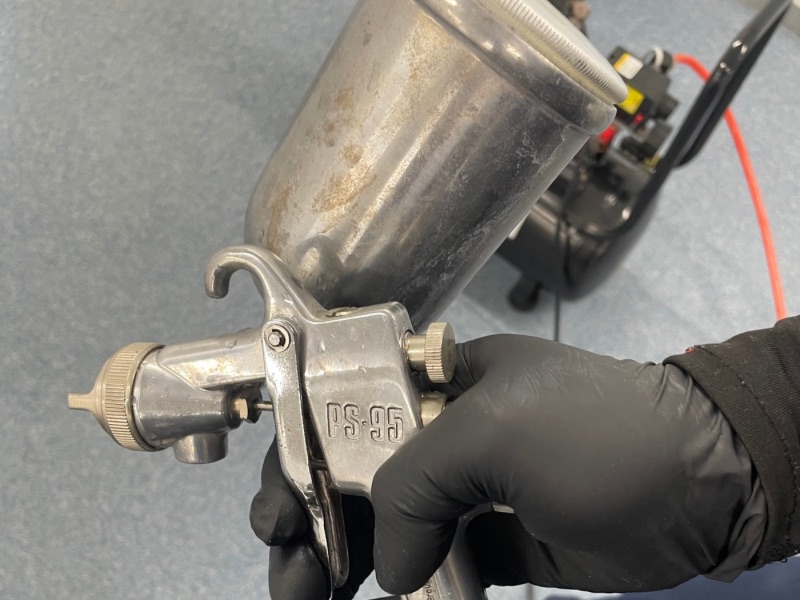 静岡・海沿いホテルの高所ガラスに遮熱光触媒コーティングを施工し、塩害や汚れを防止して景観を長く維持する事例のトップ画像。